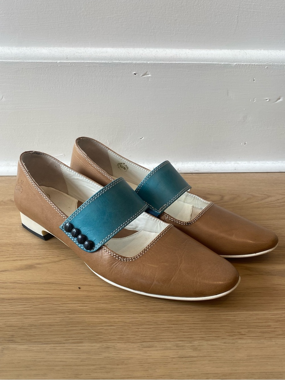 Fluevog Teal and Beige Mary Jane